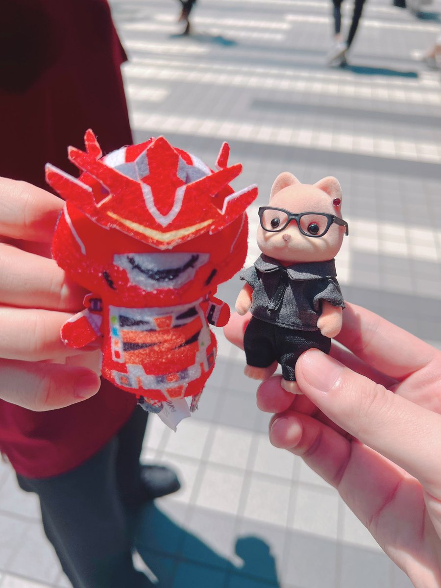 sikichicken's tweet photo. VketRealでジンライさんとツーショット
そして会場から離脱！またねー！ https://t.co/A0gkQc1mj7