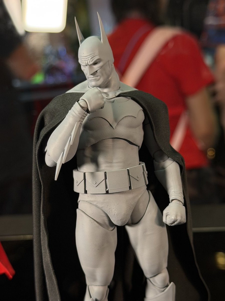 InPursuitofToys's tweet photo. Superman &amp; Batman 1/12 scale @INART_Official figures. 

#inart #superman #batman #sdcc #inpursuitoftoys https://t.co/U1BLgNoVoh