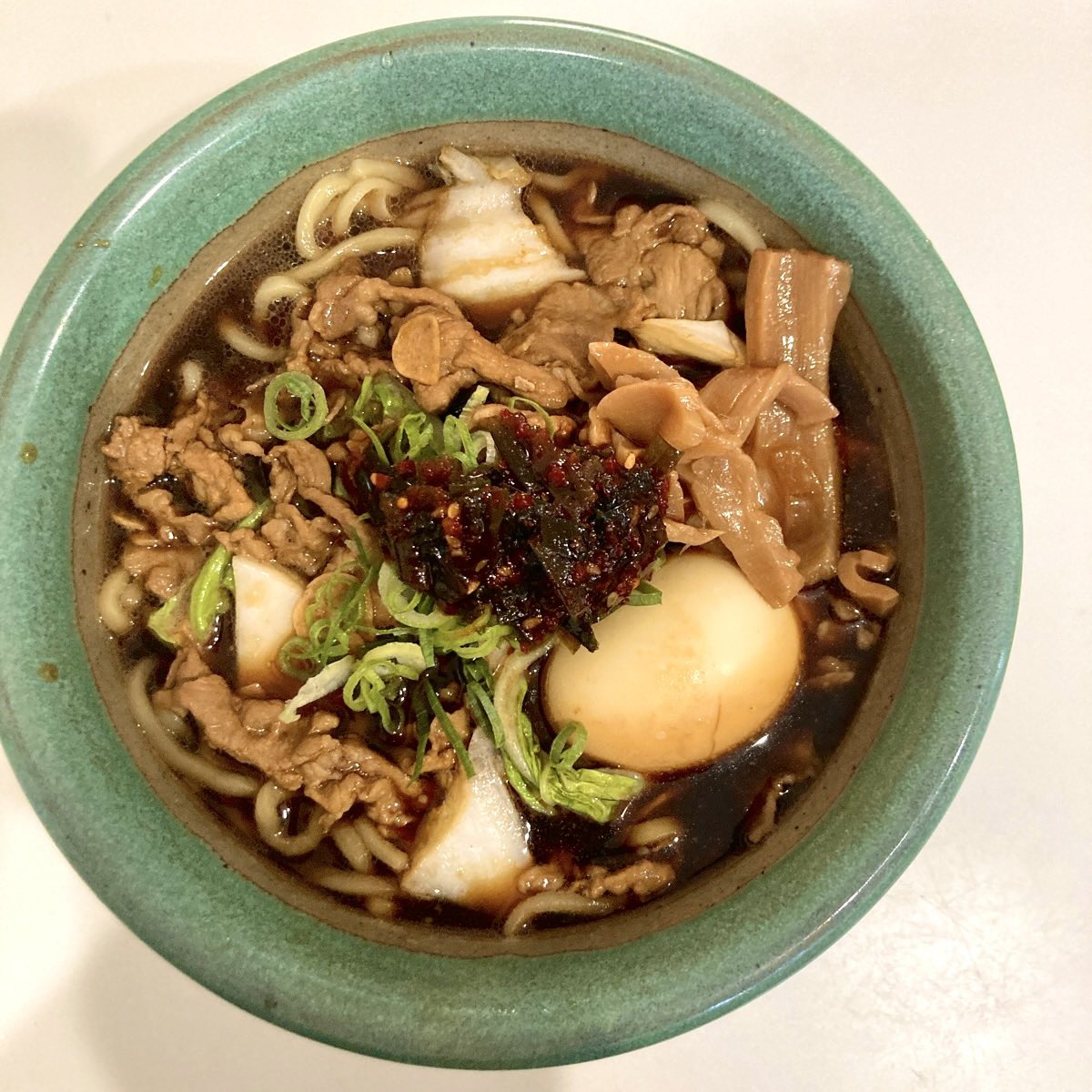 ogatanks's tweet photo. 菊水濃厚醤油豚旨辛ニラ麺🍜
週末ラーメンは冷蔵庫の整理も兼ねております
市販スープ味濃ゆ！ https://t.co/EMCT0eWvt1