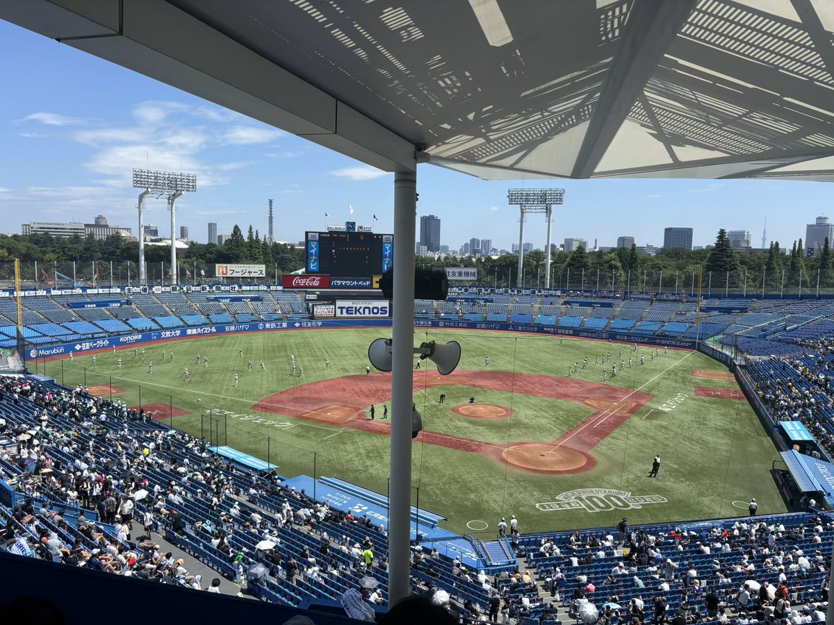 Nuno_Gomeso's tweet photo. やってまいりました
神宮詣で

遅めの出勤第二試合からです
今日は２階の涼しい席から失礼します

それでも暑い https://t.co/o17xPMZFWI