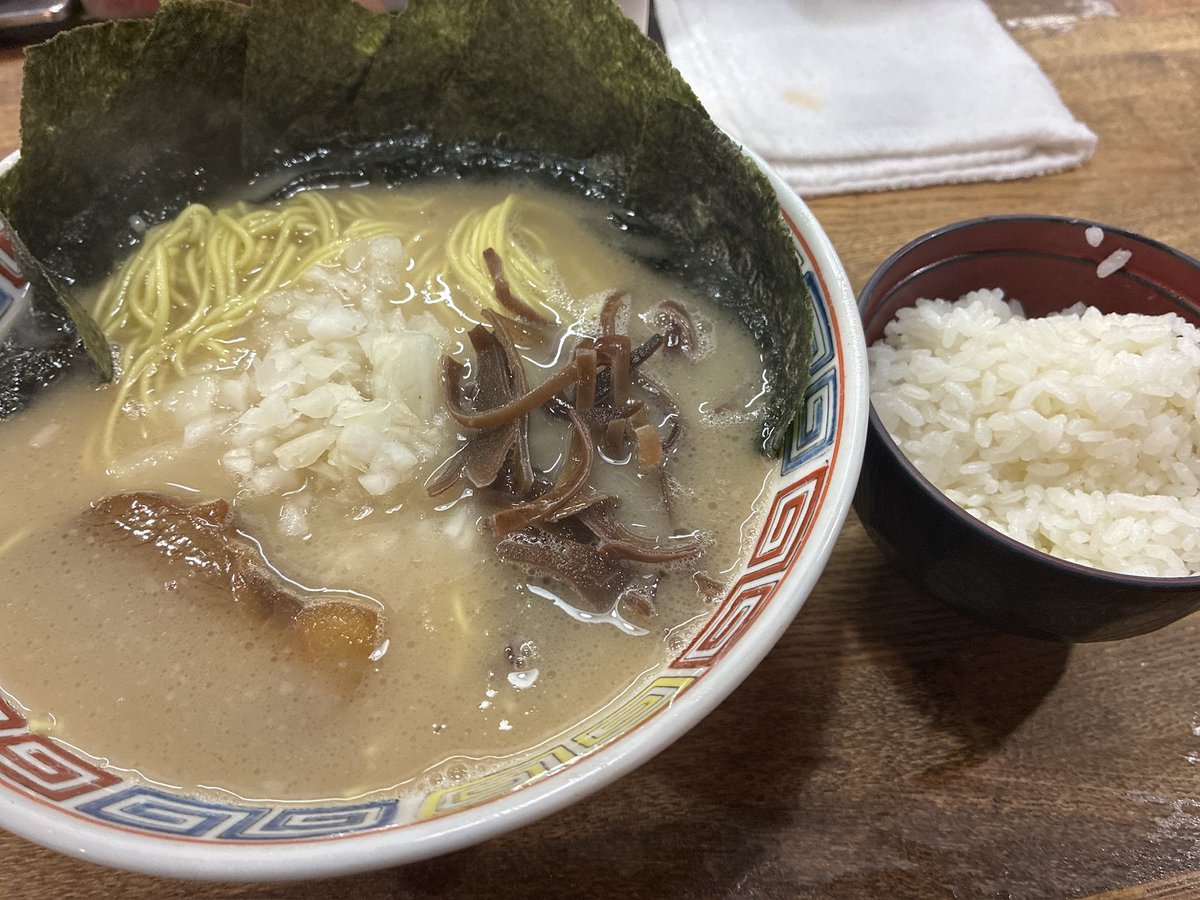mipc7128's tweet photo. #NAGAHAMAらーめん相模原店  #長浜ラーメン  #塩とんこつラーメン  
味濃いめ、硬め、のり増し
美味しかった〜
塩とんこつつけ麺は出ないのかなぁ
もし出たら食べてみたい https://t.co/W2X3MeqOKq