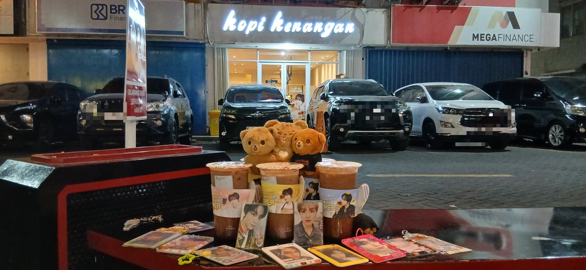 bunghcv's tweet photo. ngemper with abang ceritanya😭
#KopiKenanganxNCTHAECHAN
#해찬 #HAECHAN https://t.co/VVQqOBuzJd