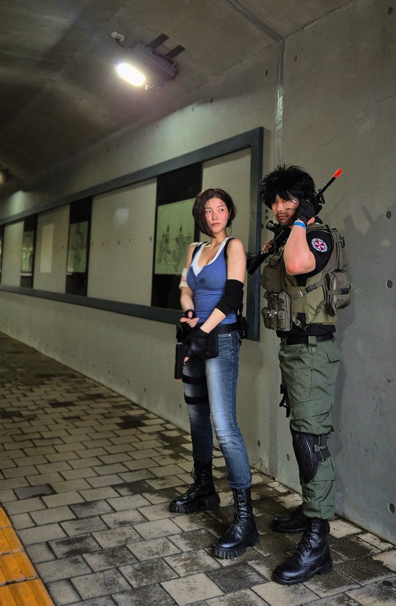 imnotkimdol's tweet photo. Hey, I'm a supercop👮‍♀️

Carlos: @fusilier486 

#REBHFun
#biohazard
#ResidentEvilㅤ https://t.co/Ncd8ydukMa