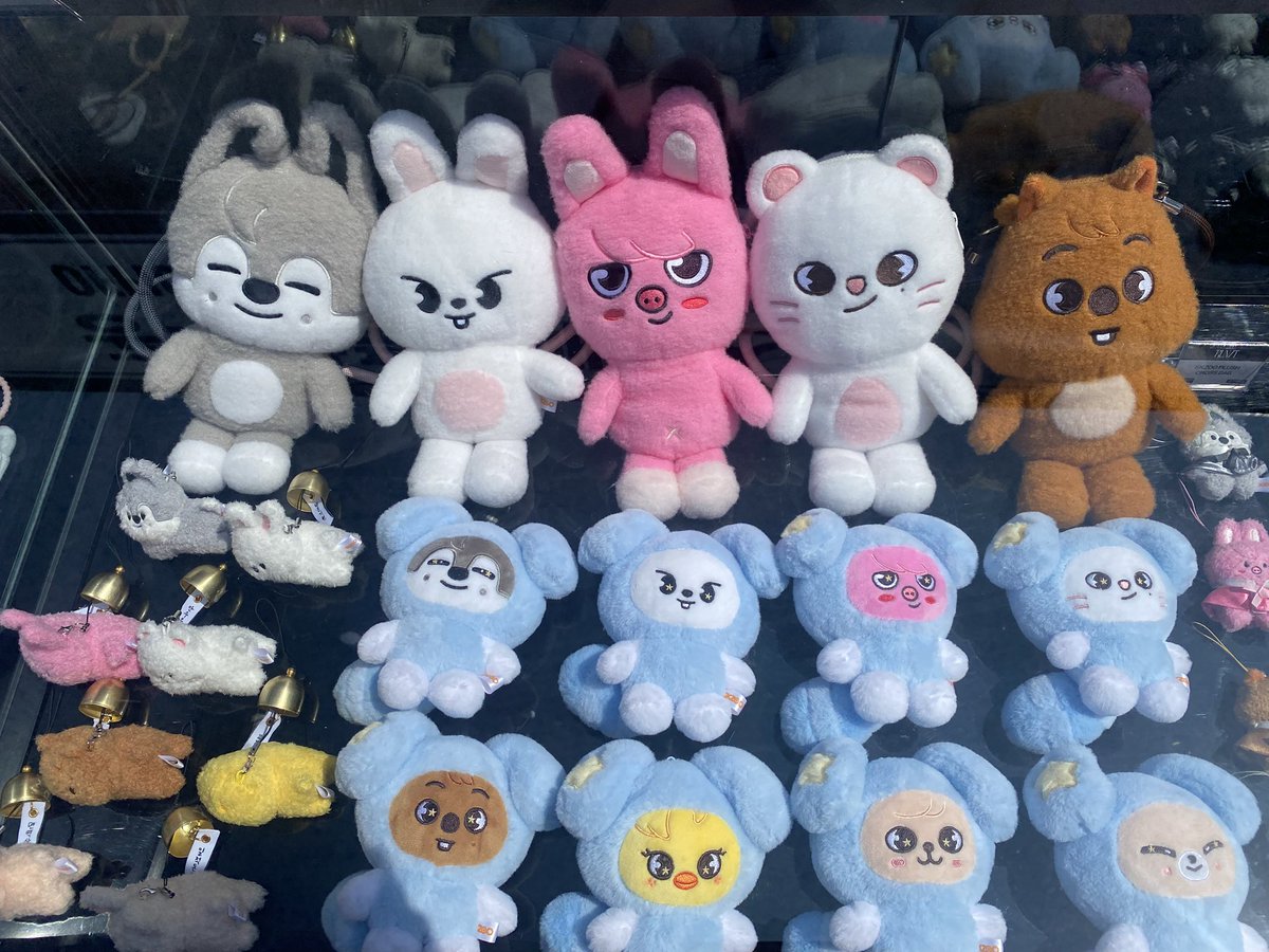 SEUNGM1NE's tweet photo. the concert MD display😻 https://t.co/tPgAwECbi8