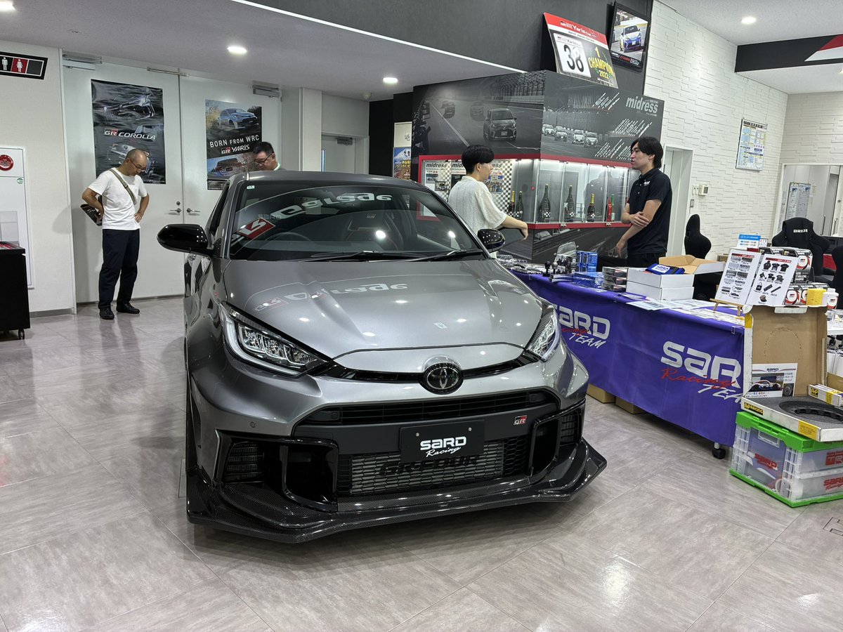 sard_official's tweet photo. GR Garge midress豊田
カスタムパーツDays開催中です。

GRヤリスGEN2展示してます🚗

パーツグッズの販売もしていますので、ご来店お待ちしております😊 https://t.co/UFA7KcEsJ3