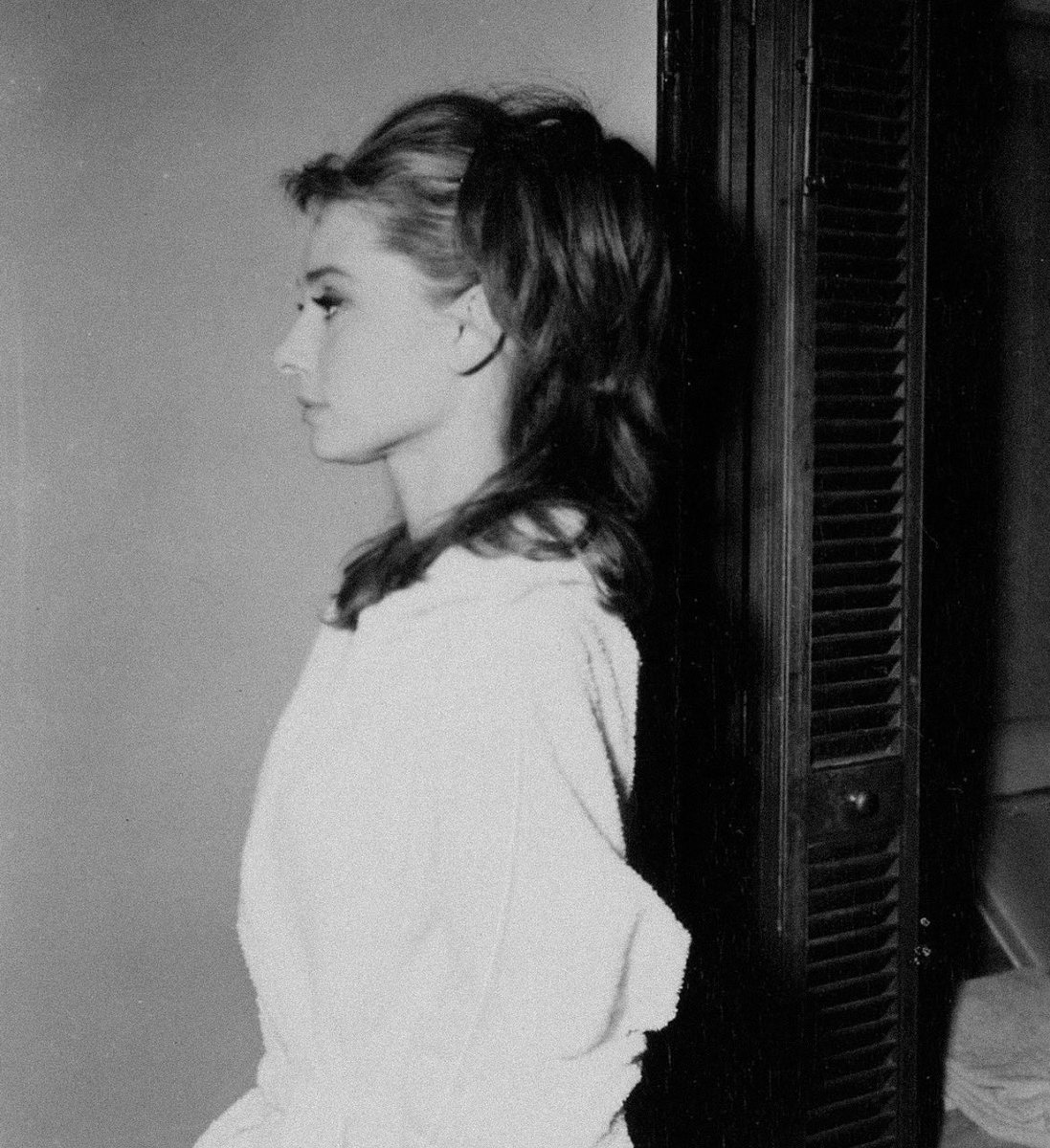 hepburnfiles's tweet photo. audrey hepburn’s hair test for ‘breakfast at tiffany’s’ (1961) https://t.co/FiAXlooqxA
