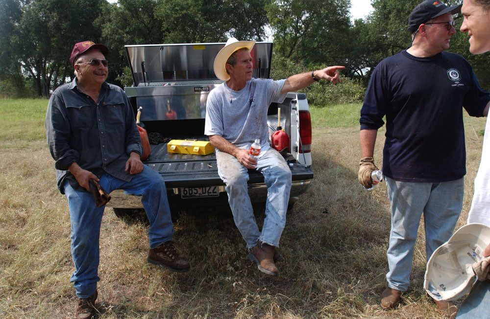 TheBushArchive's tweet photo. George W. Bush summer https://t.co/XuBsEYLSd7
