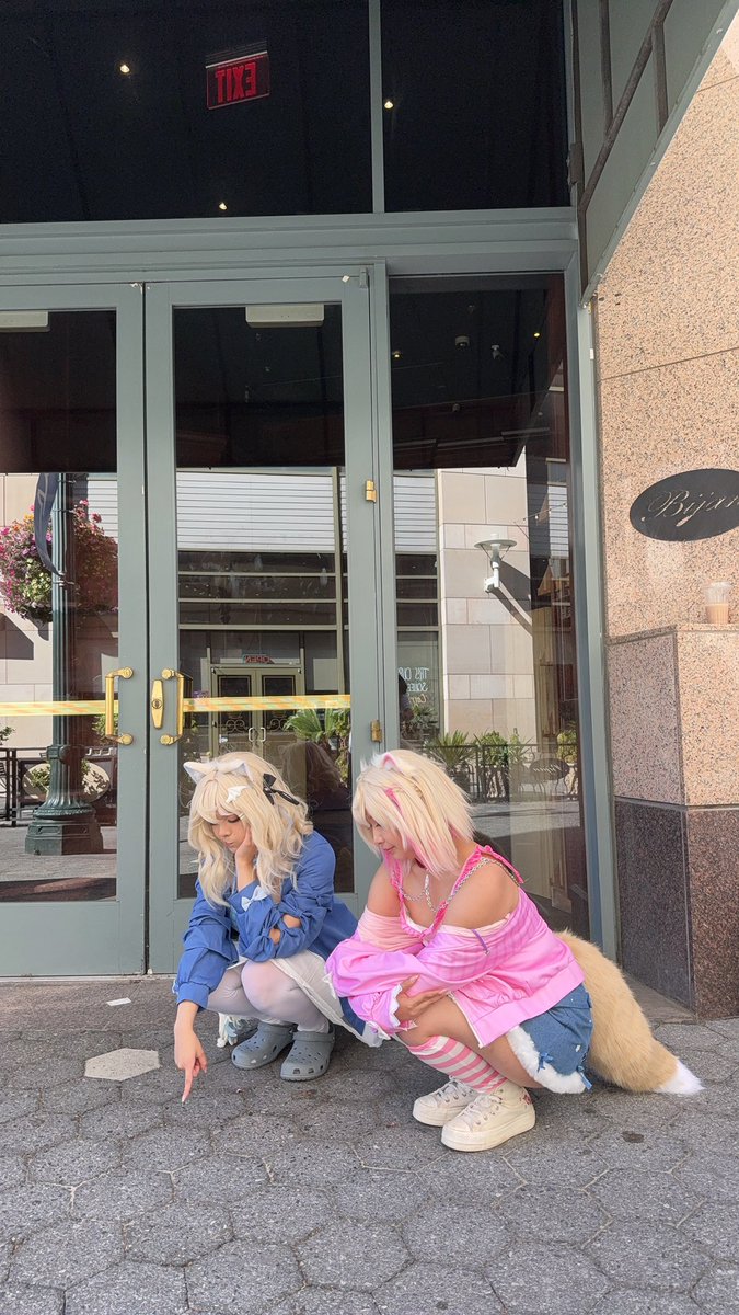 ameviolegrace's tweet photo. They said no dogs allowed inside 😭😭
bau bau… ⤵︎⤵︎

#FWMCpix https://t.co/yK80ihWkfV