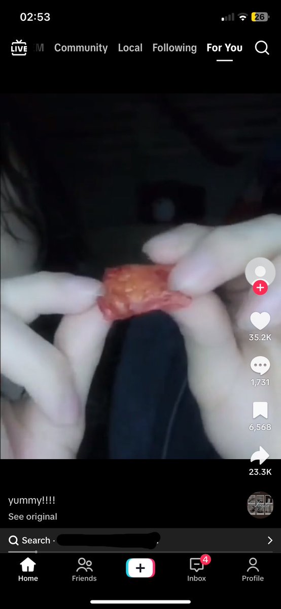 vivihela's tweet photo. IS THAT A CHUNK OF FLESH AND THEY ATE IT??? https://t.co/O9gUPSVj87