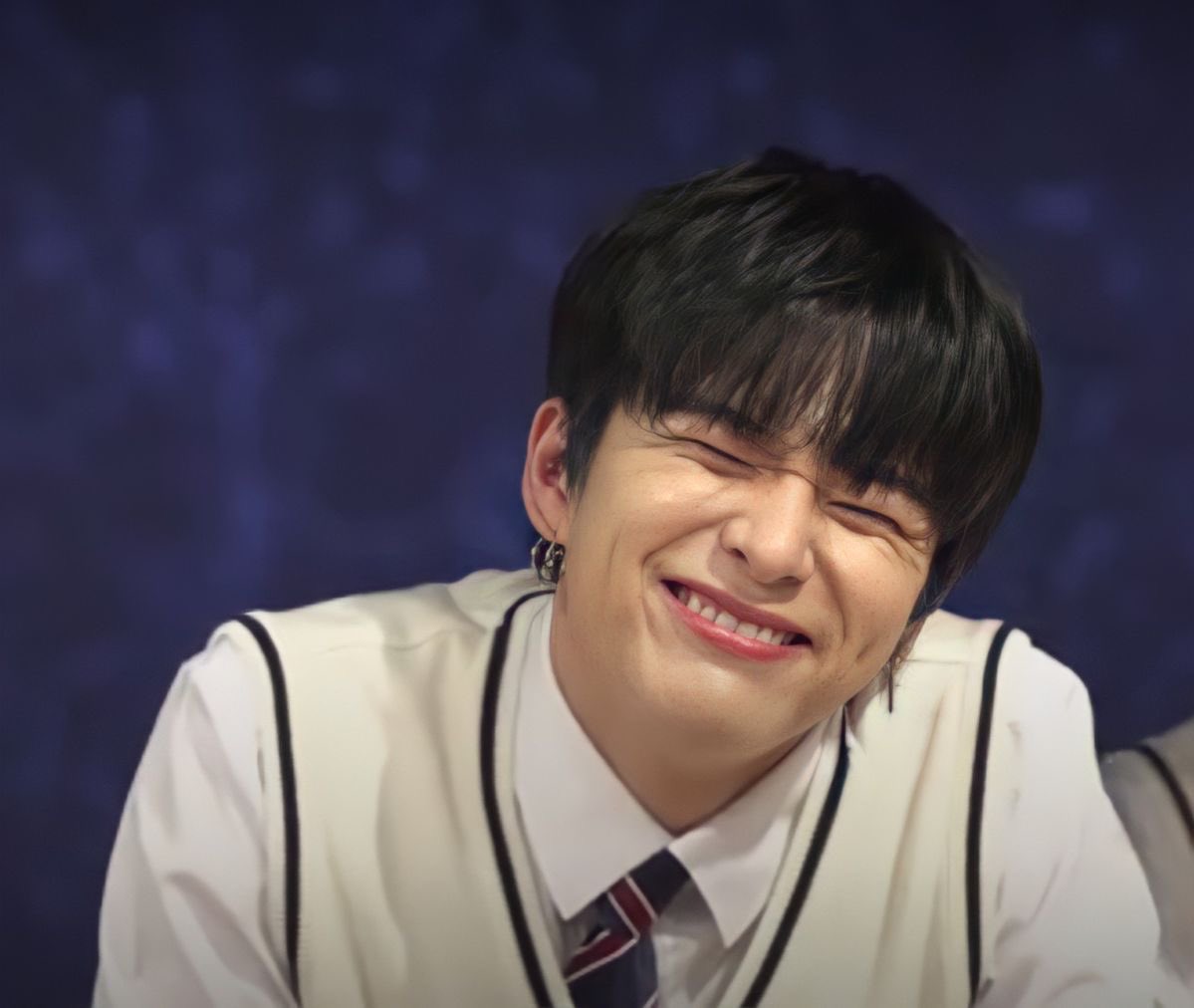 sparkedbysahi's tweet photo. #아사히— serotonin in human form “☺️” https://t.co/BliHLSHZ0o