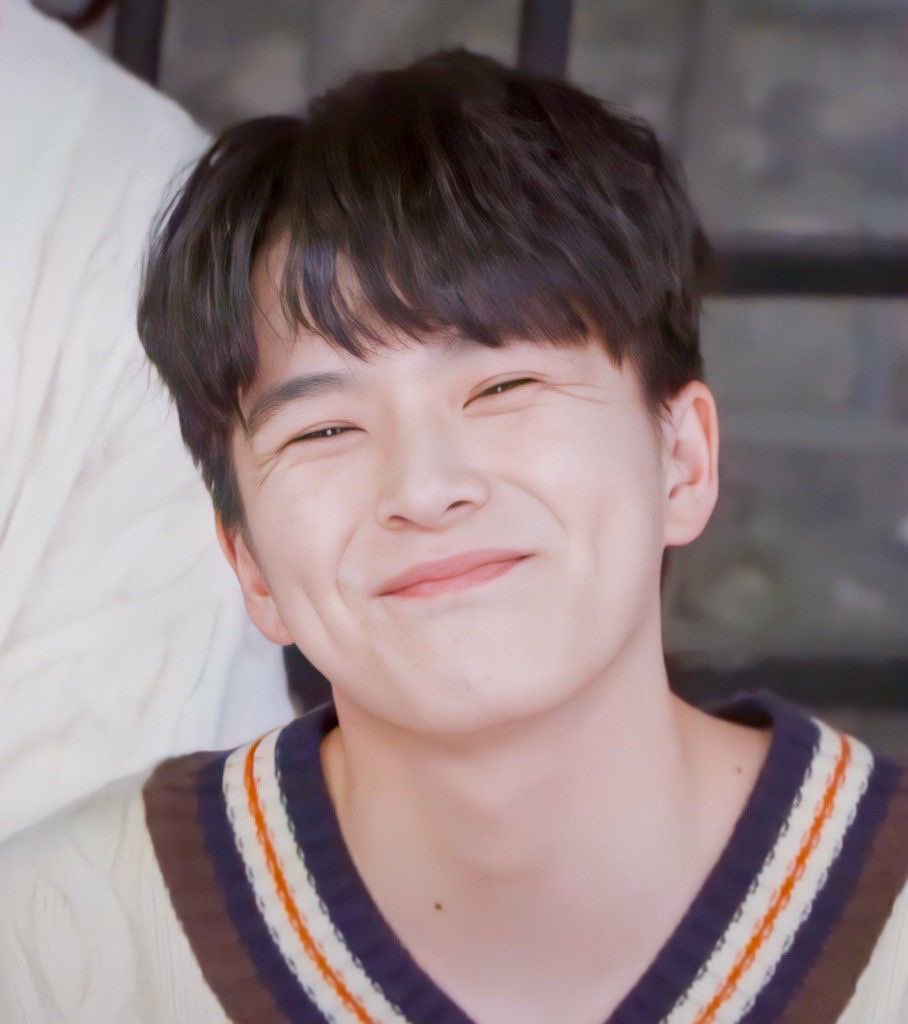 sparkedbysahi's tweet photo. #아사히— serotonin in human form “☺️” https://t.co/BliHLSHZ0o