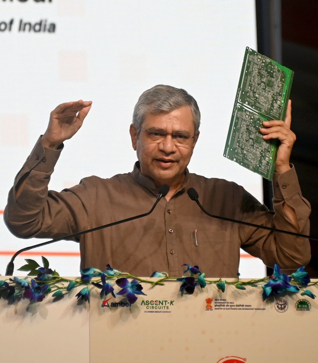 pubity's tweet photo. India is investing over $13 billion in Semicon 2.0, a nationwide initiative for India to design and manufacture their own computer chips.

India wants to become a global computing powerhouse instead of just creating chips for other countries. https://t.co/Z6UyYYYJM3