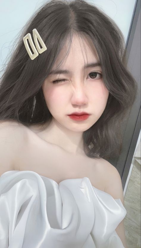 iimara's tweet photo. Serving satin-soft glam with a playful wink
MKi https://t.co/tXQ7dd0SKf