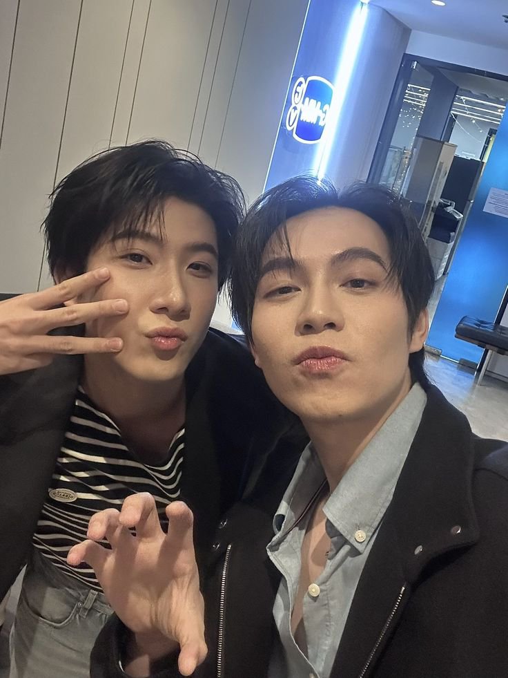 firstkhsu_'s tweet photo. Déjenme decir q fue la decisión más difícil de mi vida

4 ships favs + mutis q lo hagan
@chronolights_ @ssiseob @khaoutie @K_Winnie_ @lasodaapoop @bangtansomsom https://t.co/sqnJ9dSsFH