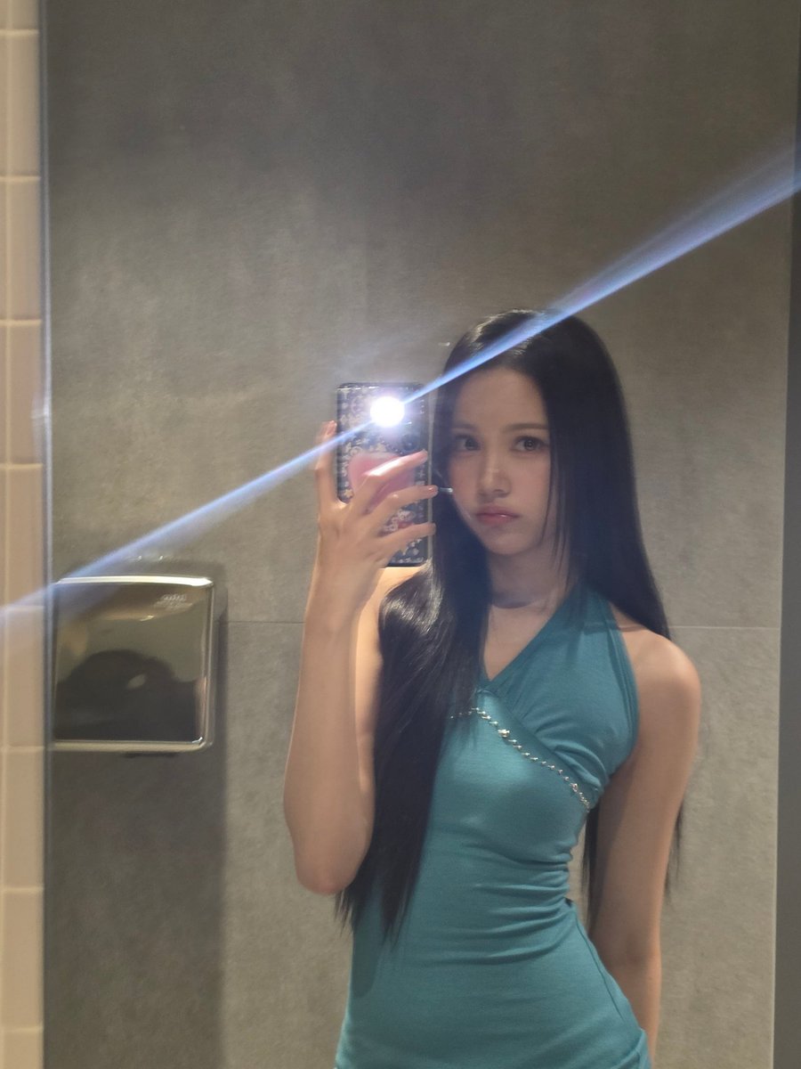H2H_INA's tweet photo. 260725 #CARMEN weverse post

Cause I don't need music in my ears~
I don't need the crowds and the cheers
Oh, just tell me you love me
Cause that's all that I need to hear🎶✨️🩵

#Hearts2Hearts #하츠투하츠 #H2H
@Hearts2Hearts https://t.co/hyh5Ps2iPo