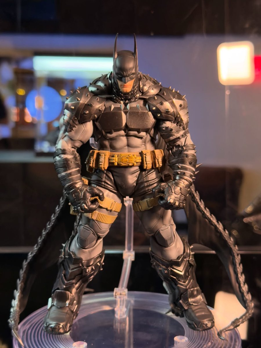StateOverse's tweet photo. INart Absolute Batman!

📸 FBs The Figure Report https://t.co/COXJDb6HmA