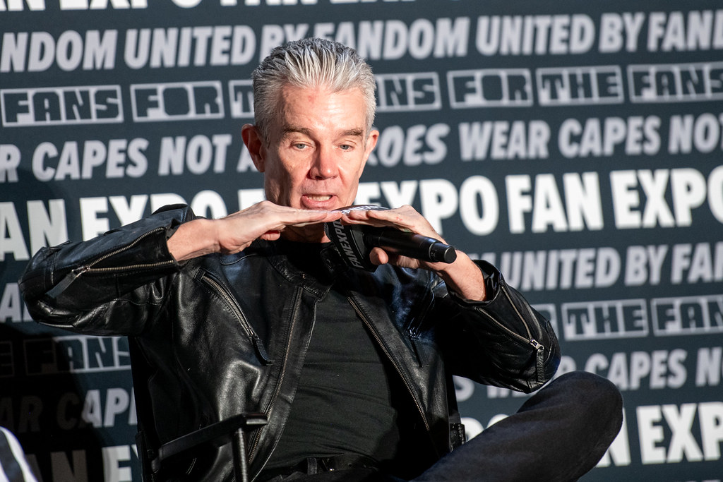 jamie_marsters's tweet photo. Pics of the Day: ๐ถHands
Touchin' hands
Reachin' out
Touchin' me, touchin' you๐ถ
James Marsters handy hands at @FANEXPOPhilly back in May
@JamesMarstersOf #JamesMarsters #FANEXPOPhiladelphia #FANEXPOPhilly #BumBumBUMM #ThoseAreTheNotLyrics #ImNotJustSaying #Bum https://t.co/h6z49HvcqB