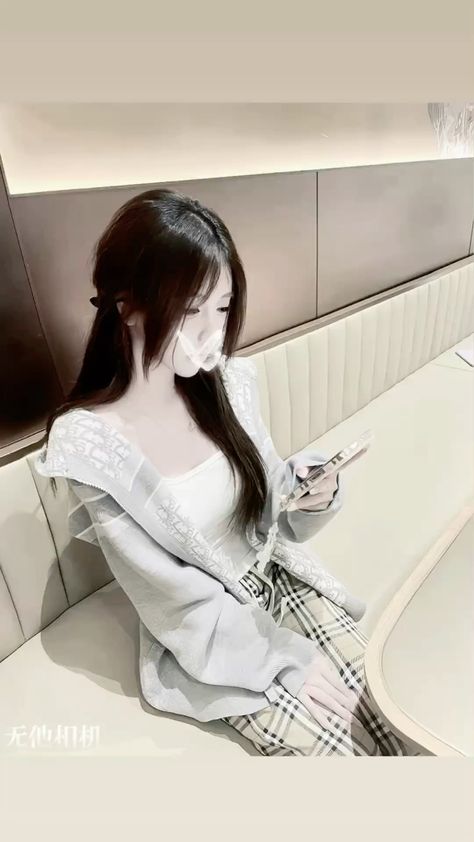 esneydre's tweet photo. Casual cafe vibes soft neutrals, plaid skirt, oversized cardigan, and a mask as part of the look, staying chic while staying safe
srHs https://t.co/d2S05Br5JE