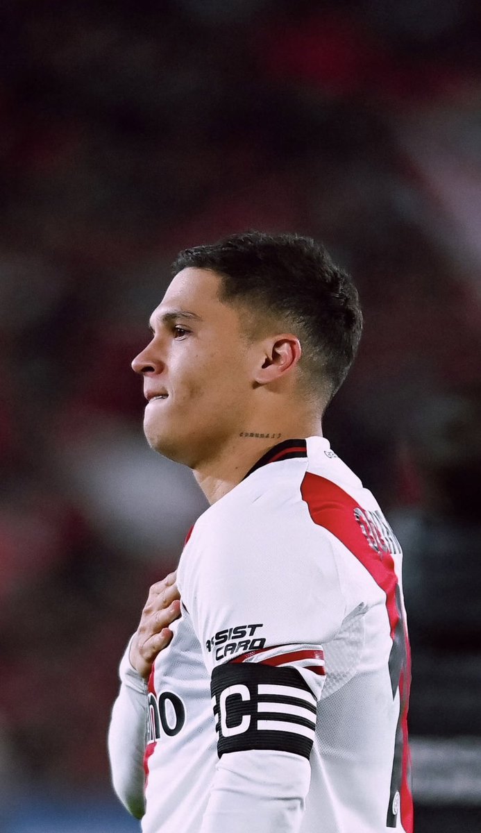 dhldmyhnd's tweet photo. @RiverPlate gracias por todo genio, te amamos ❤️ https://t.co/KJkRQlKDqB