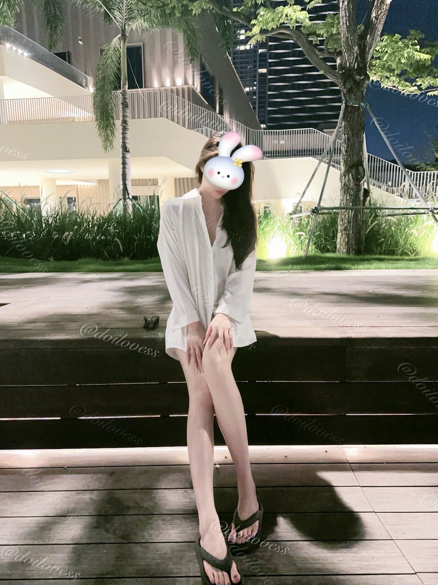 doilovett's tweet photo. 最近没有新素材，先炒个旧号的冷饭素材，老朋友们应该对这照片有印象吧😋
这几天我们两对情侣在海南旅游，今天在海口。接下来应该会去万宁和三亚，大家有好吃的好玩的推荐吗？有能够带我们一起玩的夫妻情侣或优质单就更好啦，快联系我们🧐 https://t.co/eqDmfhzvVQ