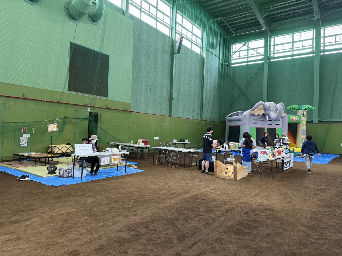 torinos01's tweet photo. つきがた夏まつりスタートしました。
こども広場でポケカ教室、たまり場さんのミニゲームコーナーやっています！ https://t.co/EQiXfLe3gg