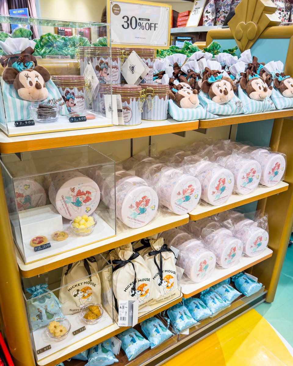 MezzoMikiD's tweet photo. ディズニーストア
一部のお菓子が30%オフで販売中☆ https://t.co/VkzECT5cN8