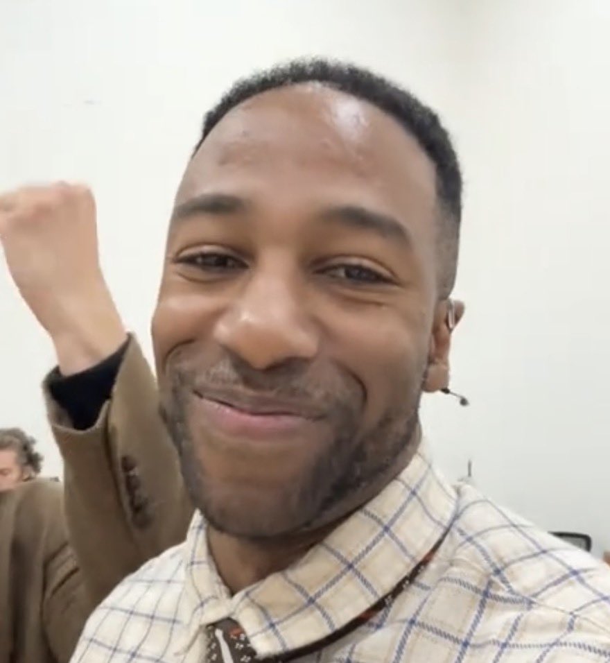 ticketflowers's tweet photo. collection of my favourite bill images Can you tell i like his smile https://t.co/lDY7ZsZZqd