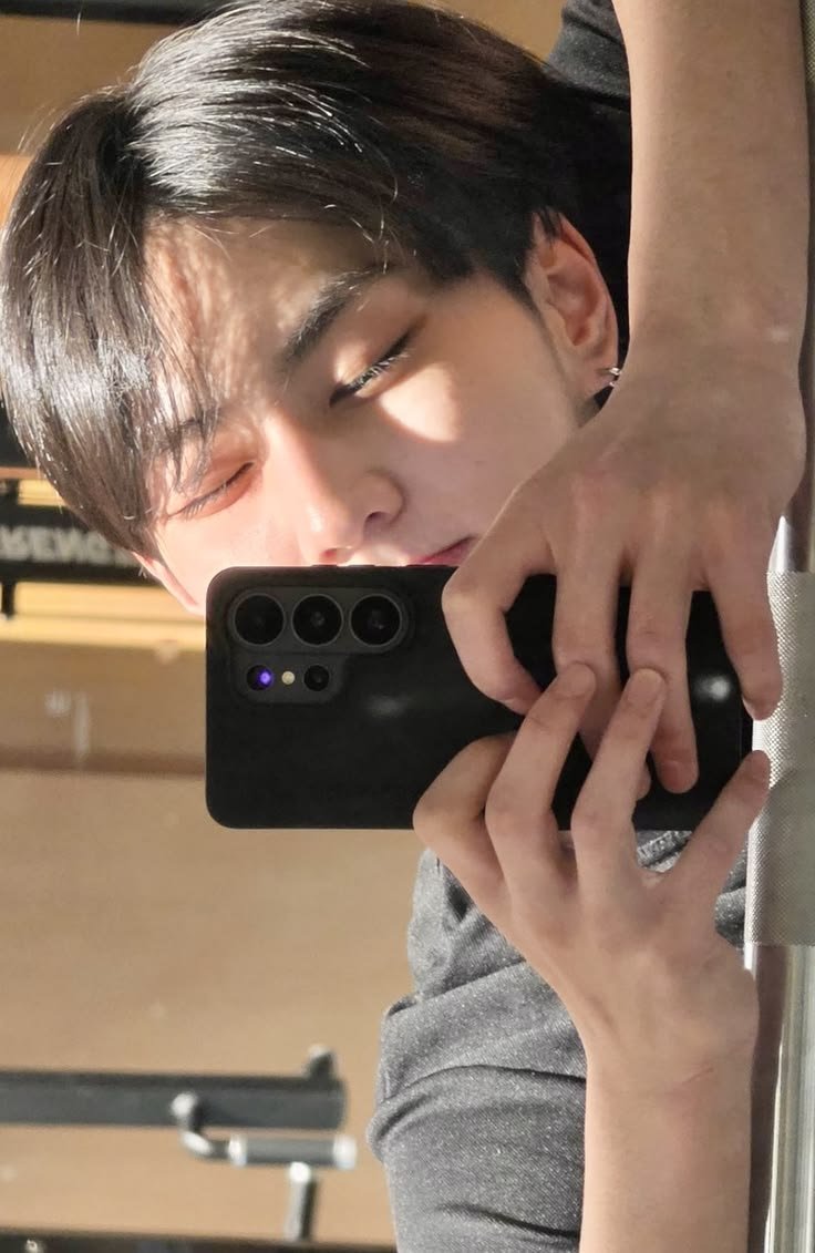 cldsnap's tweet photo. ⠀
⠀⠀( 프린스 )⠀SYSTEM LOG ﹗
⠀⠀⠀location⠀⠀⌁⠀⠀████████
⠀⠀⠀⠀2O26 年 O7月 25日

⠀⠀⠀good morninnnnnnnggggg. https://t.co/KoeXOCqMLC