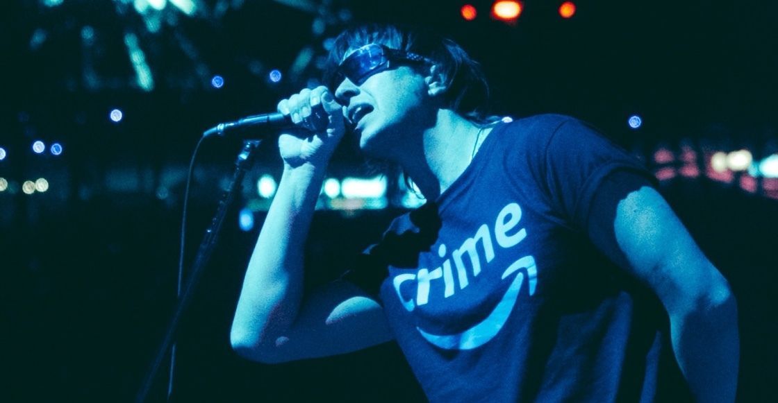 sopitas's tweet photo. Si alguna vez te preguntaste qué tan influyentes son The Strokes, basta con escuchar todos los covers que les han hecho. Desde Arctic Monkeys hasta Billie Eilish, les dejamos algunas de las mejores versiones de las canciones de la banda neoyorquina 👀 https://t.co/Ddfp5fbsky https://t.co/VR4EaAGEOj