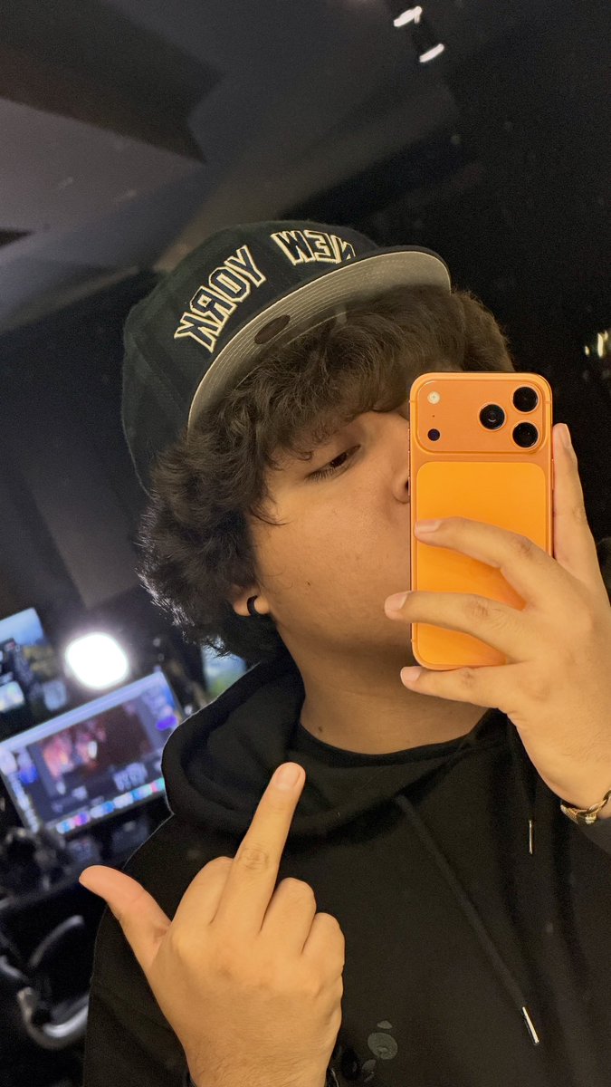 AlecchiMan's tweet photo. reggaetonero en directo
https://t.co/MRXs6R57pu https://t.co/Z0TFcy8HDH
