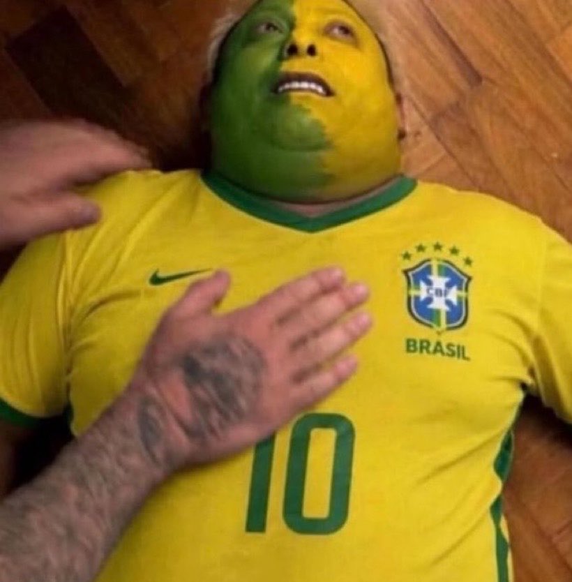 jnlisat's tweet photo. e eu que vou mesmo acordar 5h da manhã pra ver brasil x itália, meu maior ato de amor pela seleção feminina de vôlei https://t.co/eXj87g5XWh