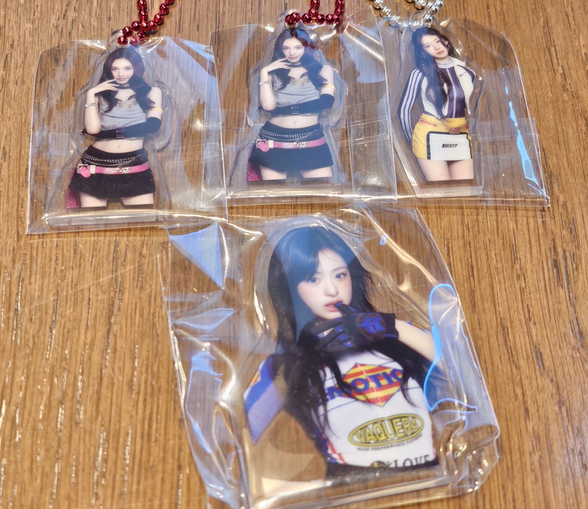 _jh043's tweet photo. BABYMONSTER ベビモン 
交換 ポップアップ ガチャ

譲：アヒョン　チキータ　ローラ

求：パリタ(ネームタグキーホルダー)
　　ルカ(ミニアクリルキーホルダー)
　　ルカ(ネームタグキーホルダー)

福岡手渡し希望。
本日天神での交換可能です。
気になる方いらっしゃいましたら気軽にご連絡ください。 https://t.co/gHzvUBY1pn