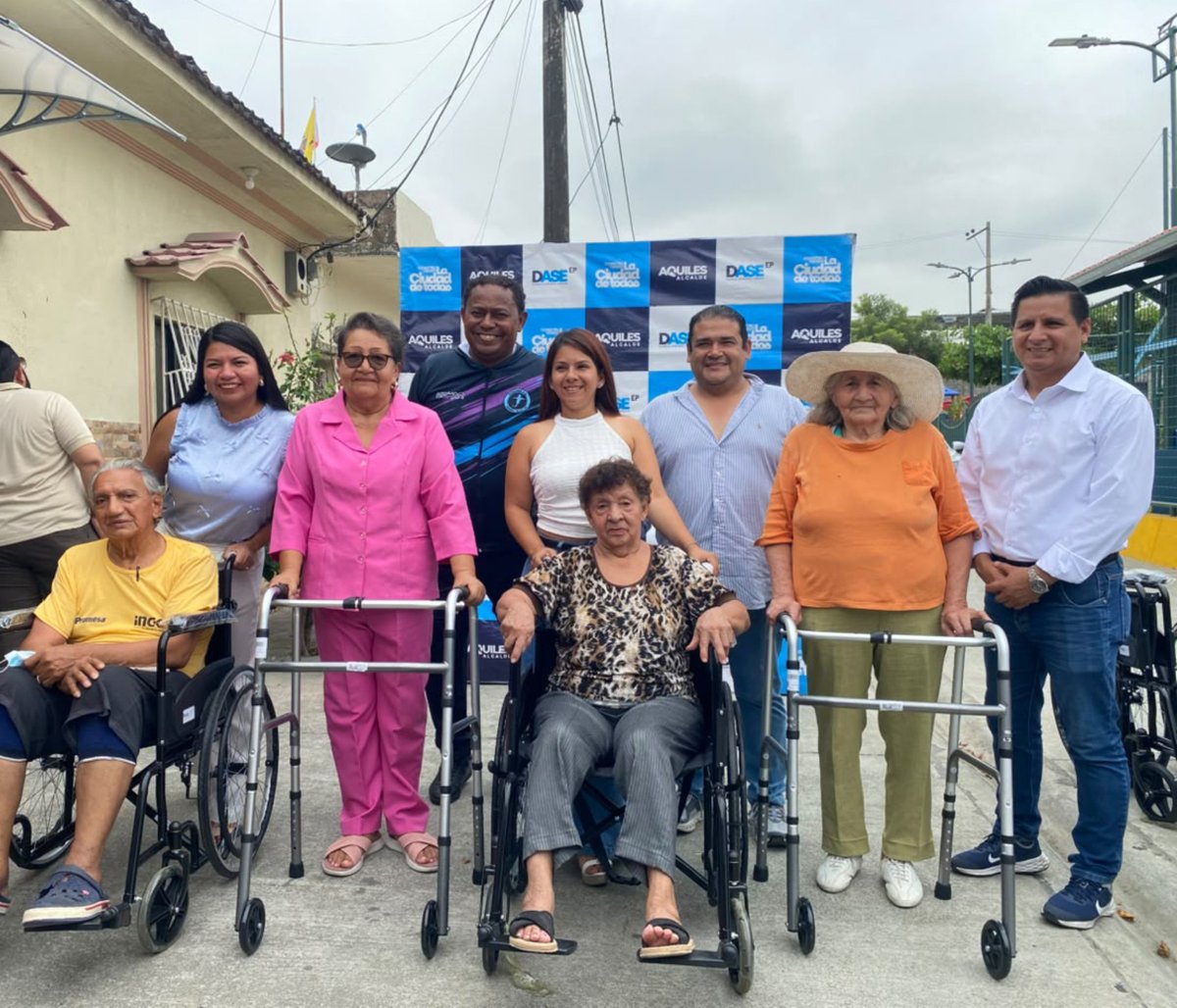 EmilyVeraA_'s tweet photo. Defender a Guayaquil es defender el derecho de su gente a vivir con más autonomía, inclusión y dignidad🩵

Cada implemento de movilidad es una decisión clara: poner los recursos públicos al servicio de quienes más los necesitan.
#GuayaquilConDignidad
@aquilesalvarez
@taticoronelf https://t.co/vjgLonr6RJ