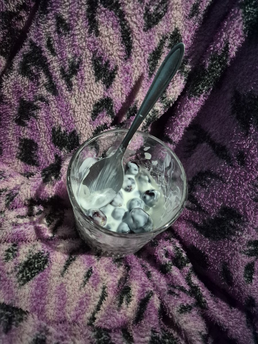 intravenosaaa's tweet photo. eu ❤️ uva https://t.co/jGqx5WmKNG