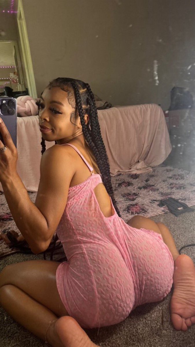 naughtymilli's tweet photo. @LunaLuv___ 🥵 https://t.co/XfKsfOEZp7