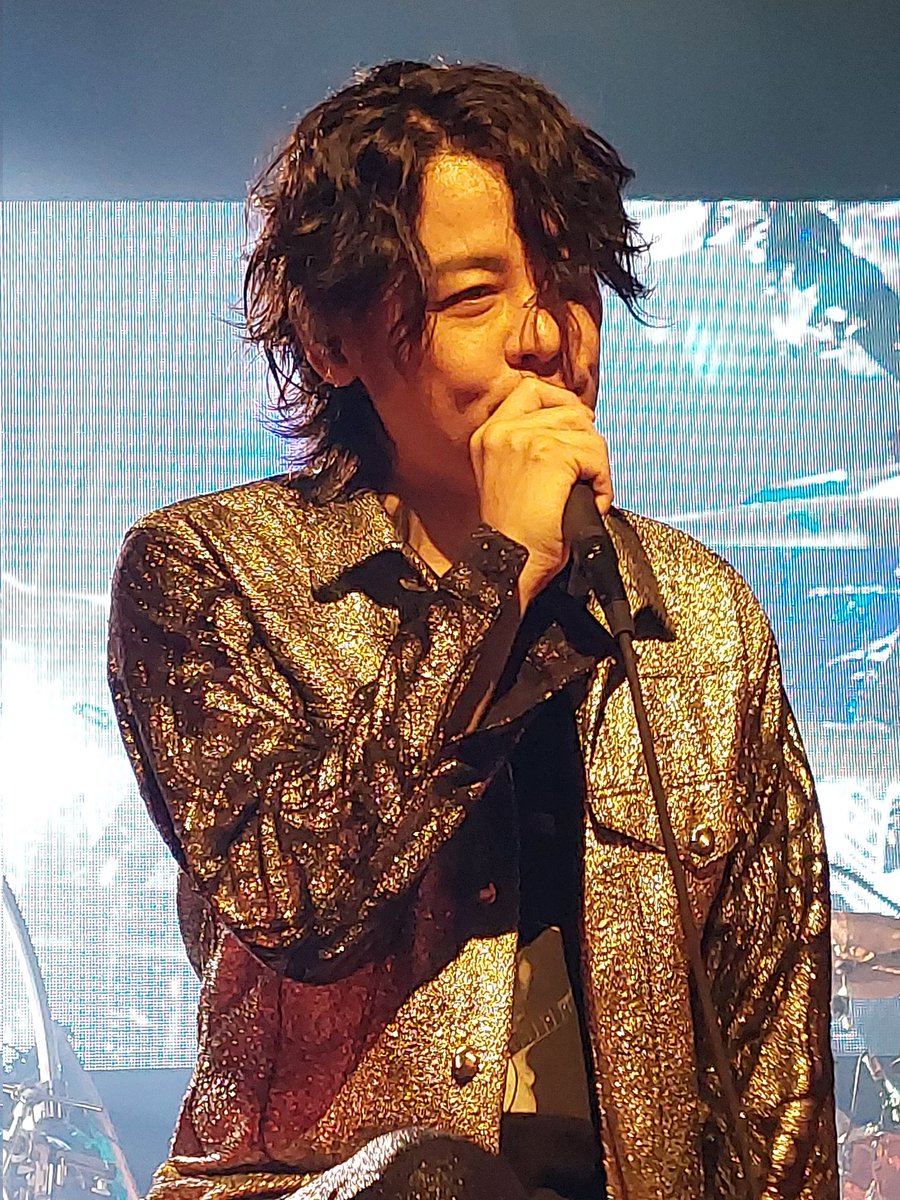 Tggjfrsueqd7EnG's tweet photo. 今日は千葉でliveがありますね🎵行かれる方楽しんで来て下さいね✨札幌RYUPICラストォォーー！りゅーちゃん足かけて前のめり？になってる時凄く距離が近くなる😳実はLUNAPIC60枚くらい撮ってた…
#LUNAPIC 　#LUNASEA　#RYUICHI https://t.co/Rtb4xTy4U3