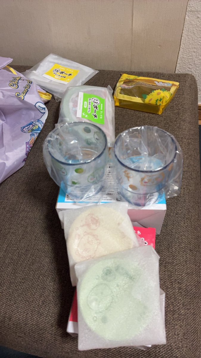 tumu__04's tweet photo. 【交換 ／譲渡】ちいかわエニマイくじ

求(交換)→17、18 モモンガ＆古本屋
              →ぬいぐるみモモンガ
     (譲渡)定価➕送料

譲→17、18 栗まんじゅう シーサー

〇8月中 東京駅、渋谷駅 手渡し
〇リットリンク必読
〇支払いPayPayのみ
検索からでもお気軽にお声掛けください✨ https://t.co/dURGJtl10K