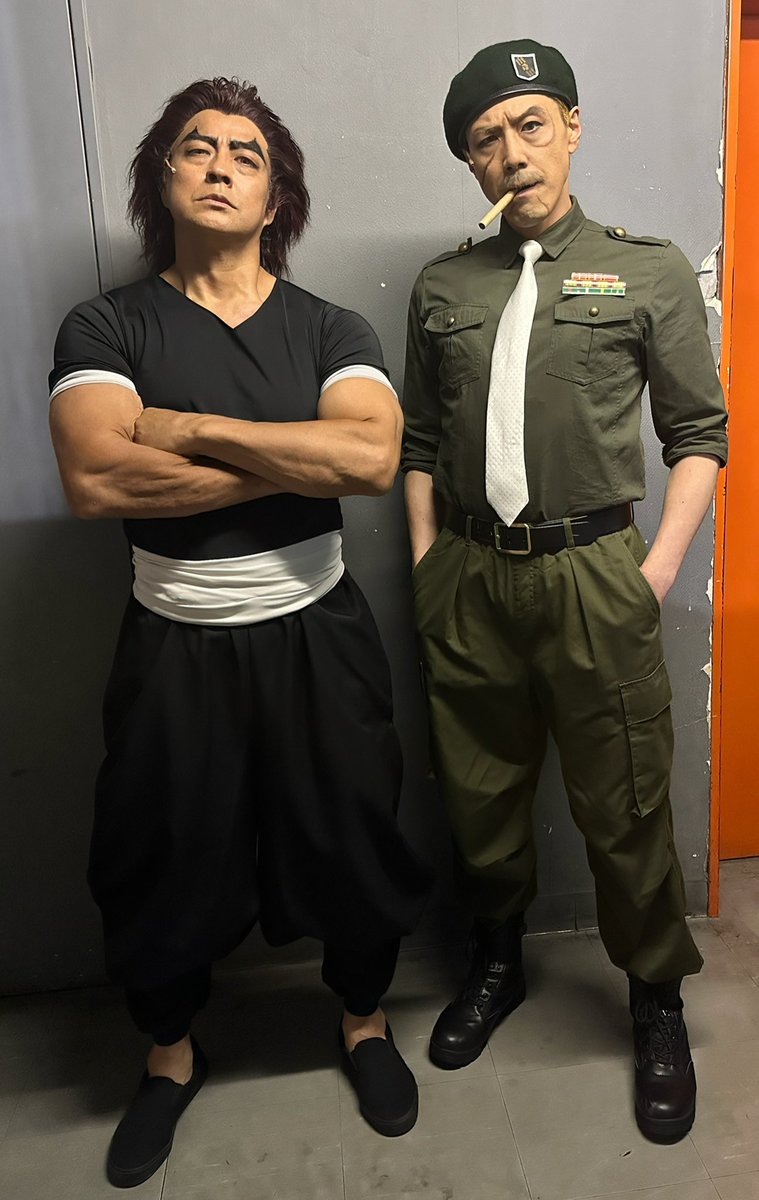 mune1021's tweet photo. 開幕からツイートなくごめんなさい💦

#刃牙ステ　３日目です👊

毎公演満員のお客様に囲まれた、キャスト全員熱のある芝居をお届け出来ていると思います。

外は猛暑ですが劇場内冷えやすいので羽織物をお持ち下さいね！

勇次郎andストライダム https://t.co/IsEdfaAx0g