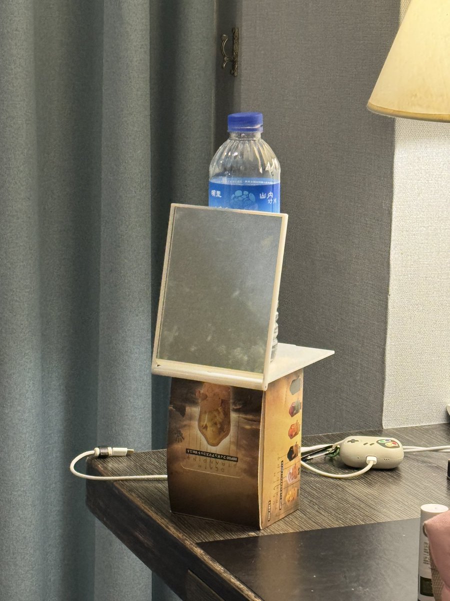 0103_ru's tweet photo. 超克難化妝鏡 https://t.co/TV67iaPwbk