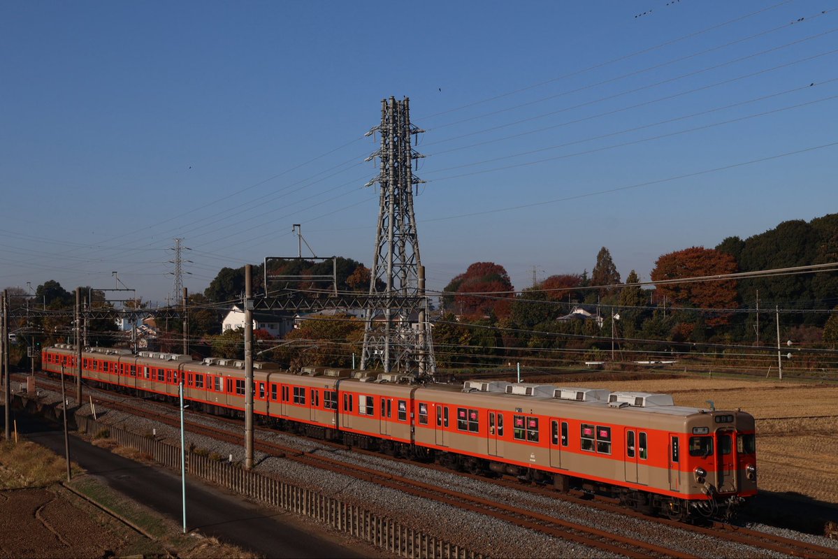 8163F1's tweet photo. #これを見た人は6両編成の列車を出そう

冬光線の8111F https://t.co/XY0r5DLD2c