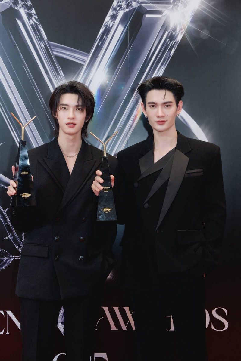 Hello98_th's tweet photo. “สิงสาลาตาย” ประสบความสำเร็จต่อเนื่อง! คว้ารางวัล กำกับภาพยอดเยี่ยม
ส่วน พูห์ กฤติน คว้ารางวัลขวัญใจมหาชน
ในงาน Thailand Y Content Awards 2025
🔗 https://t.co/ZbIhYhZHpC

#พูห์พาเวล #poohpavel  
#ThailandYContentAwards2025 #YAwards2025 https://t.co/nJlnYgDwLS