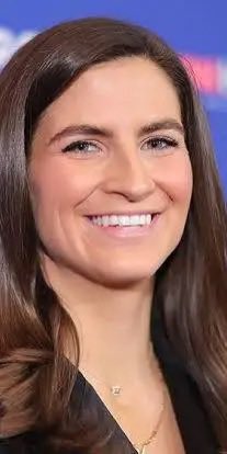 ginamilan_'s tweet photo. He really just said Kaitlin Collins looks like Dylan Mulvaney 😂😂😂 https://t.co/jtxJ66CJt3