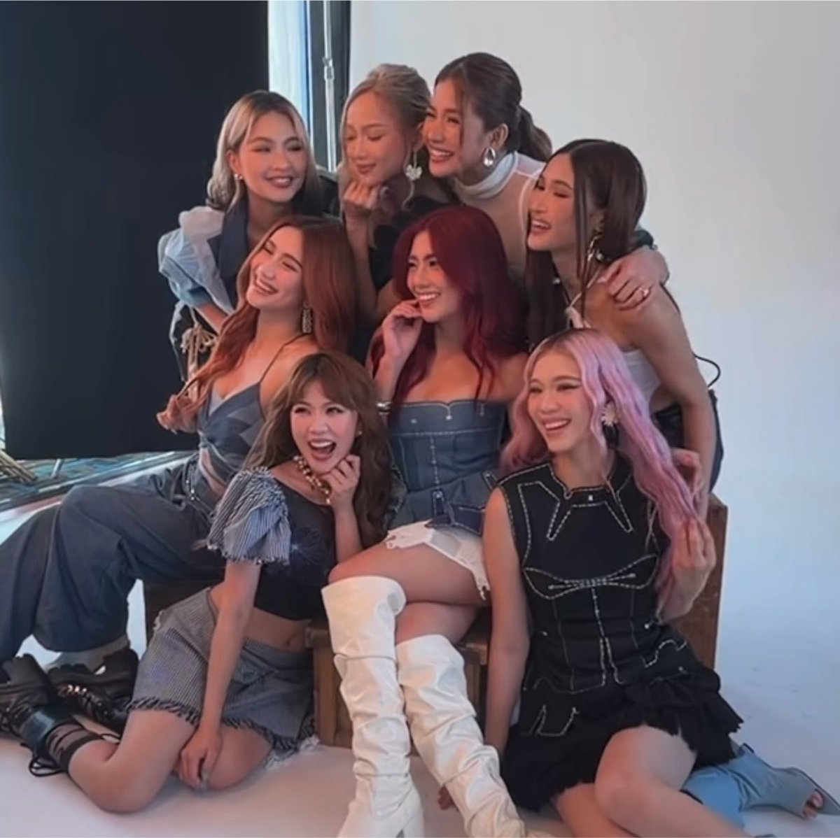 mikhsdaiahry's tweet photo. their smiles are the prettiest thing in this frame 🥺 https://t.co/fAUsKZf3Ga