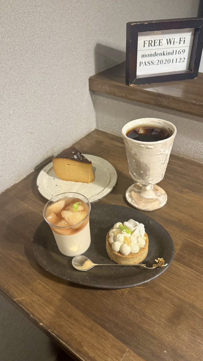 __0qzb's tweet photo. 木曜日の菓子屋 ⸝⸝꙳

・塩キャラメルバスクチーズケーキ
・桃とローズペタルのパンナコッタ
��ライムとジャスミンのタルト

全部美味しかった(⸝⸝ˊ࿀ˋ⸝⸝)

#カフェ
#休日の過ごし方
#カフェ巡り https://t.co/vLyTY49IT6