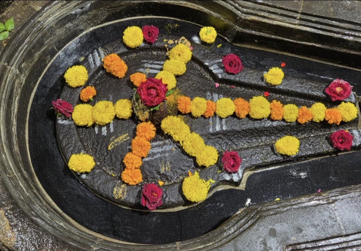 12Jyotirling's tweet photo. श्री भीमाशंकर ज्योतिर्लिंग मंगला आरती श्रृंगार | 25.07.2026

Shri Bhimashankar Jyotirlinga Mangala Aarti Shringar | 25.07.2026 https://t.co/fzCOUCfWPZ