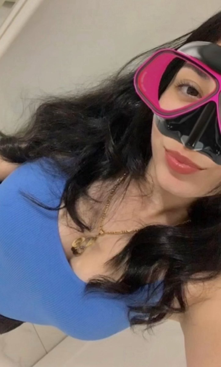 TonyStrce's tweet photo. These women love to whore around with every man they meet then put on the hijab and act like they’re “innocent” https://t.co/nRaPmw4EDd