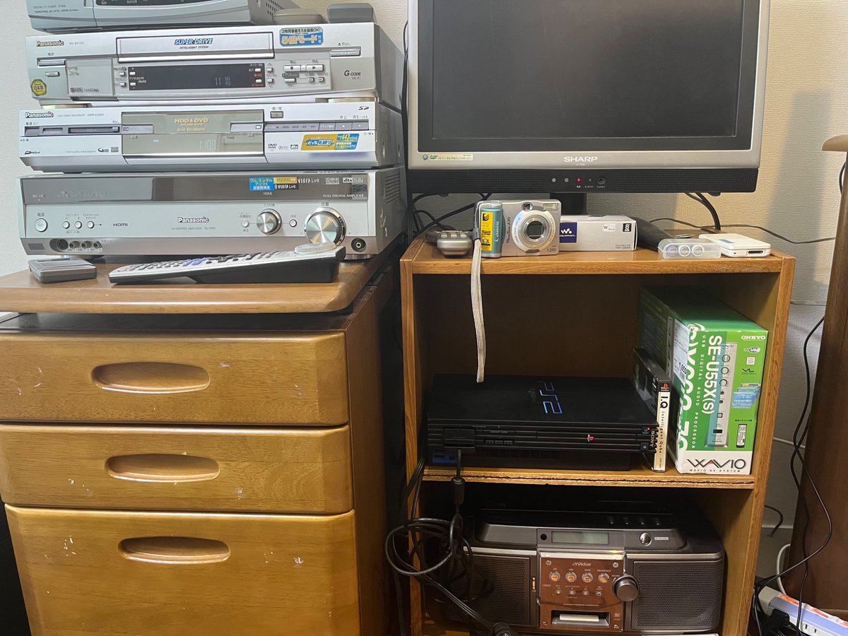 m_nm_rum_n's tweet photo. 模範的14歳の部屋 https://t.co/DBR5C0L7q6