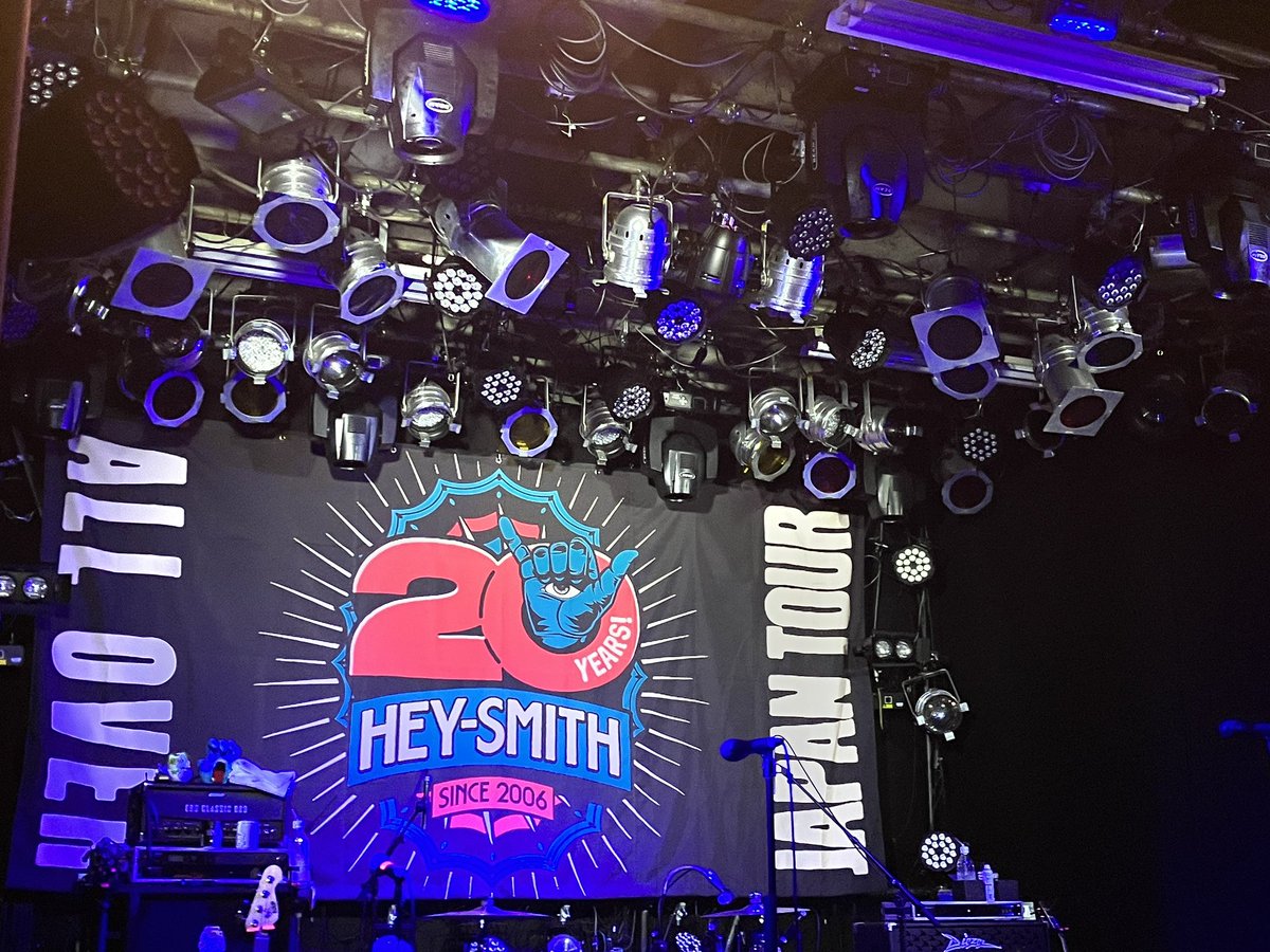 nomusicnolive2's tweet photo. 7.24郡山HEY-SMITH &amp;キュウソ✨熱いフロア、鳴り響く音楽。キラキラが沢山、「生きててよかった」と素直に思えて。涙。好き🫶曲ばかりで、身体は動かせなかったけど（治療中）気持ちはフロアの一員だった⭐️ステージ1aのサバイバーでも、心はいつも音楽の熱の中に。勇気をありがとう😊徐々に現場復帰！ https://t.co/DpaxyQnvok