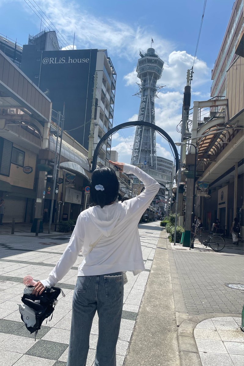 yuma_katagiri08's tweet photo. 大阪着いたよ〜ん💛

めっちゃ天気良い☀️
みんなも気を付けて来てね！！

 #ゆまりんふぃるむ https://t.co/2xvqUqBlIL