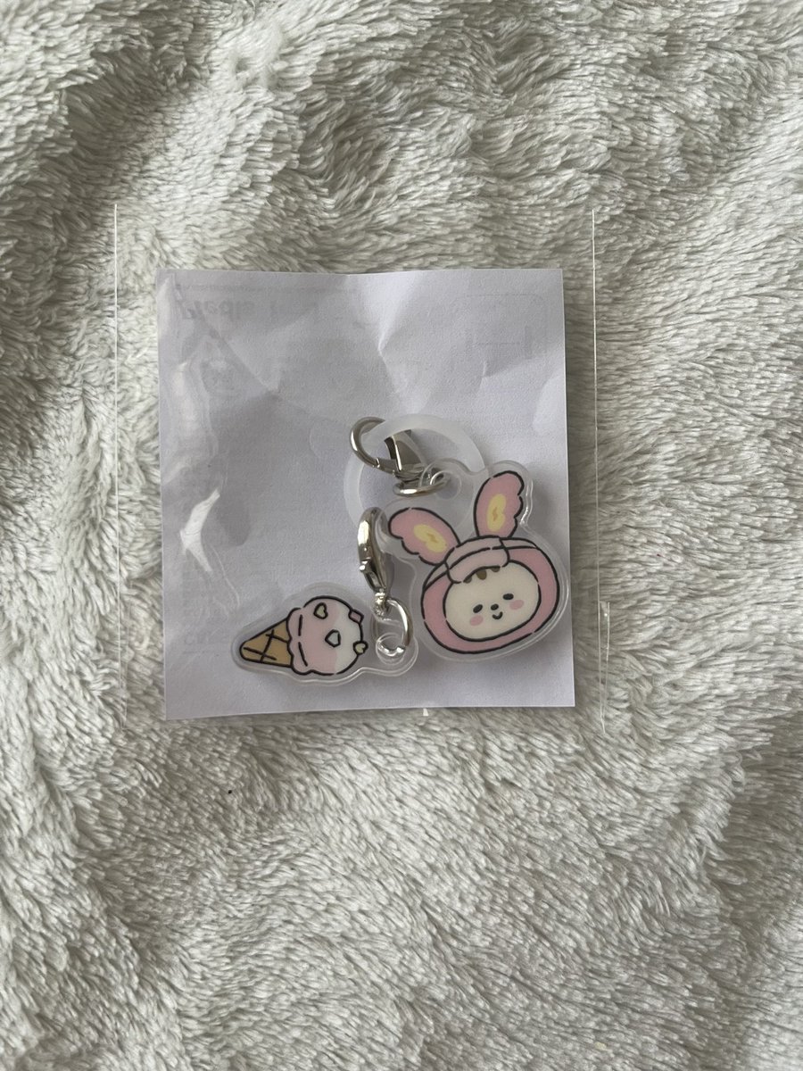𝕪𝕦🐰♡.·*. tweet media